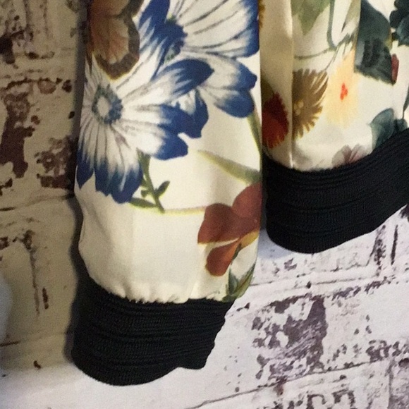 Bagatelle Cream and Pink Bomber Jacket with Floral Design Woman's Size Small - Picture 5 of 7